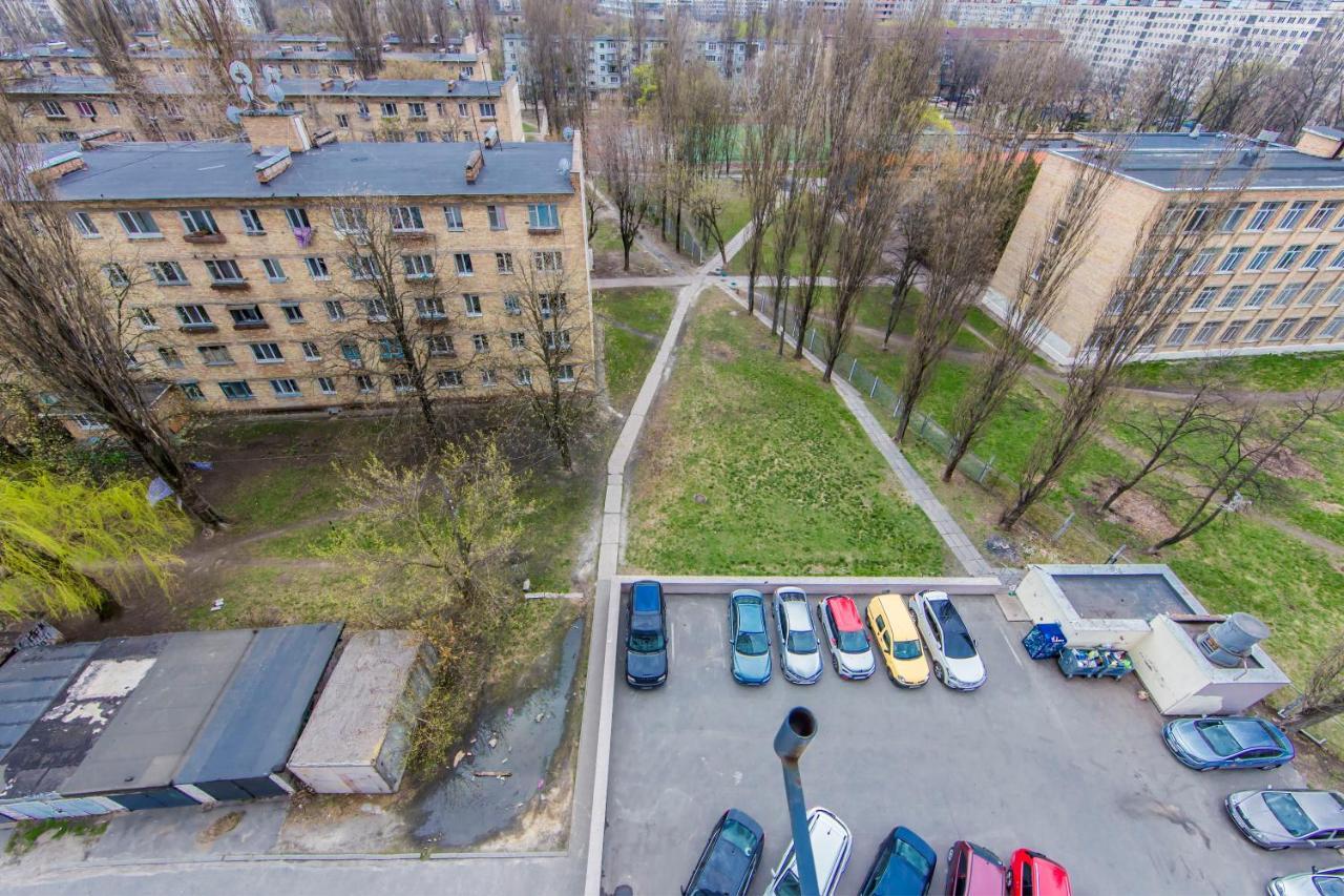 Просторная Однокомнатная Квартира Возле Скоростного Трамвая Kyiv Exterior foto
