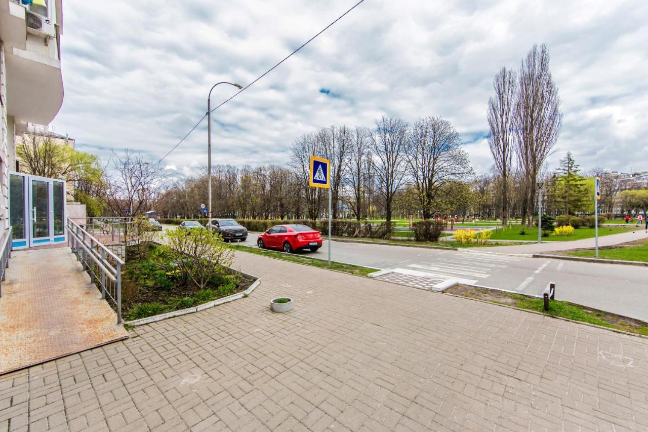 Просторная Однокомнатная Квартира Возле Скоростного Трамвая Kyiv Exterior foto